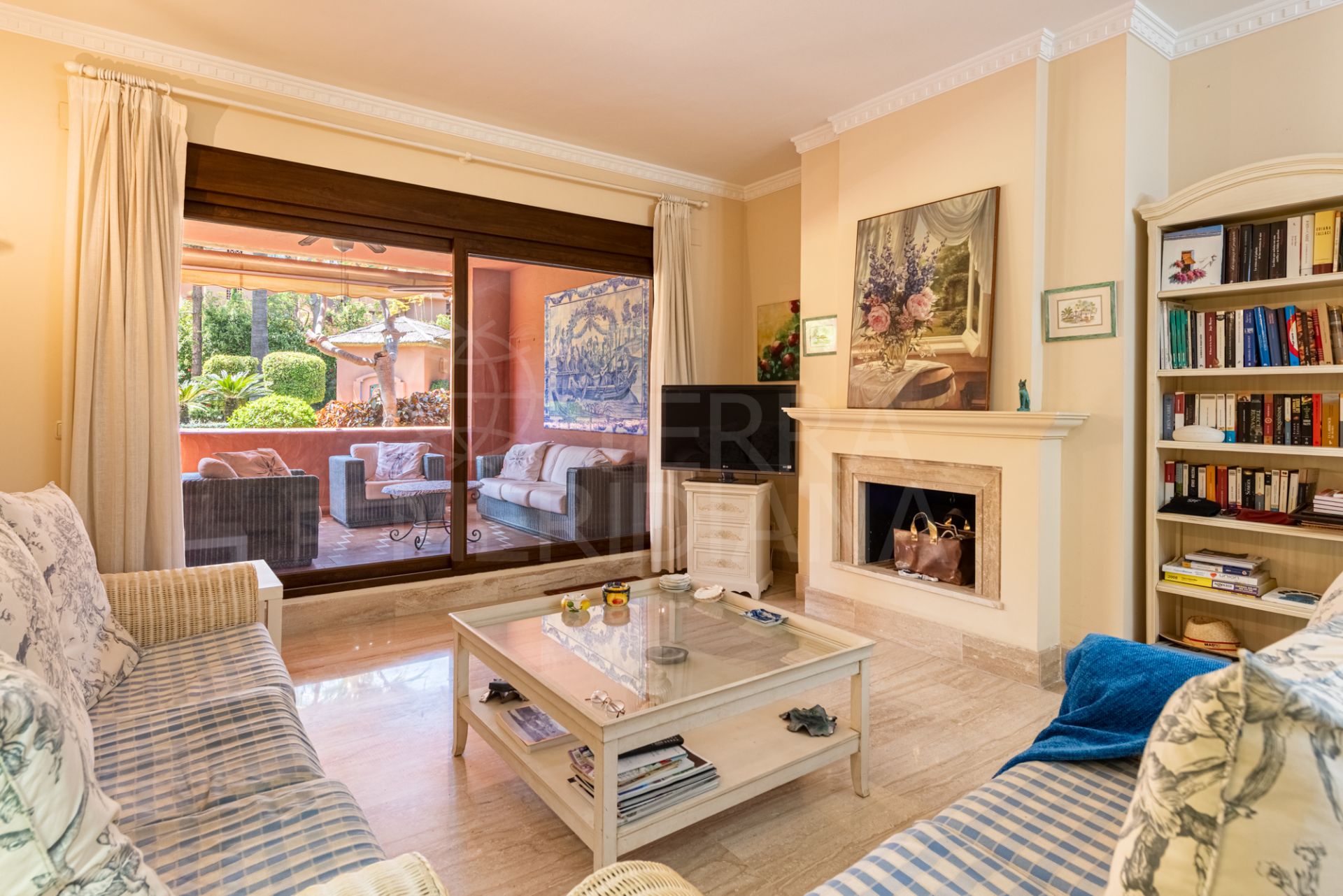 Apartment in Alhambra del Golf, Estepona