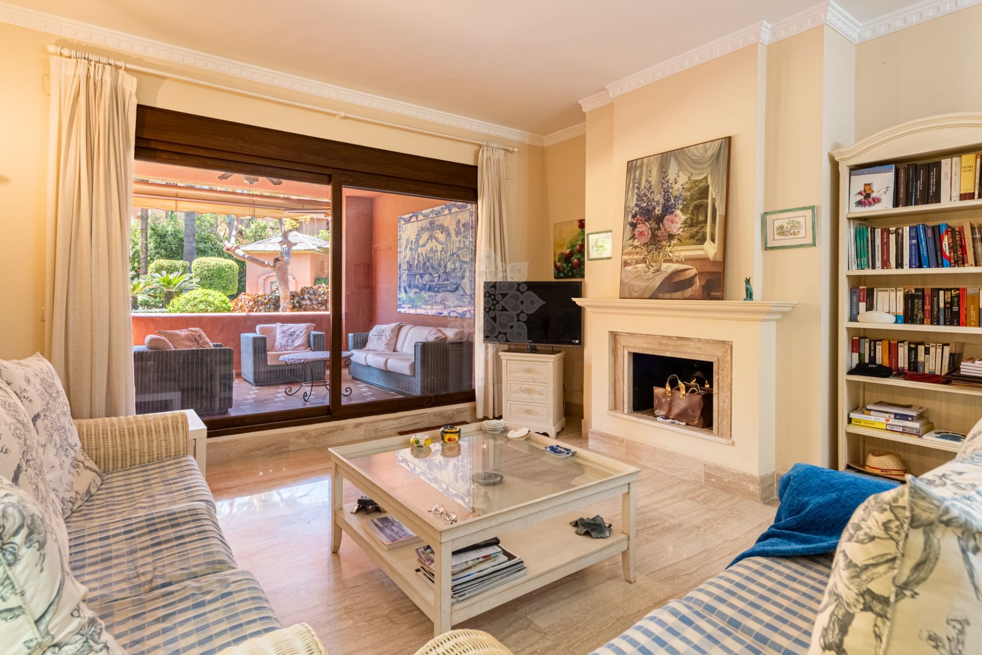 Apartment in Alhambra del Golf, Estepona