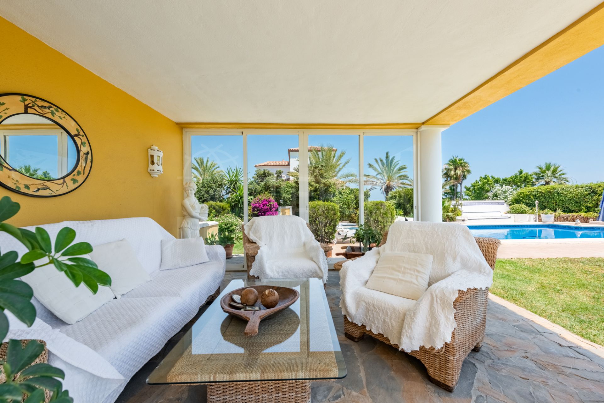 Villa in Atalaya Golf, Estepona