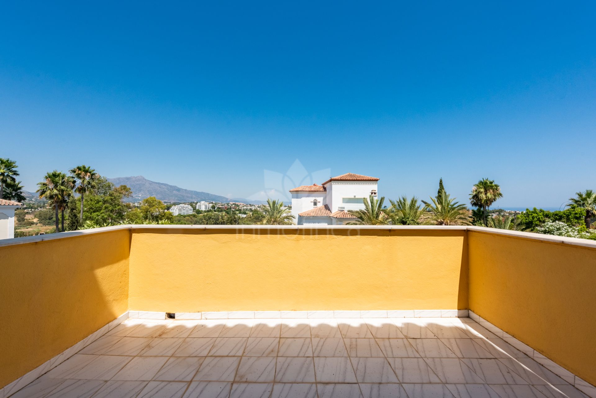 Villa in Atalaya Golf, Estepona