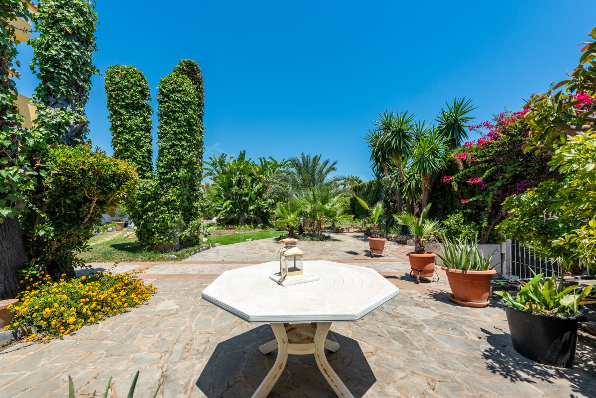 Villa in Atalaya Golf, Estepona