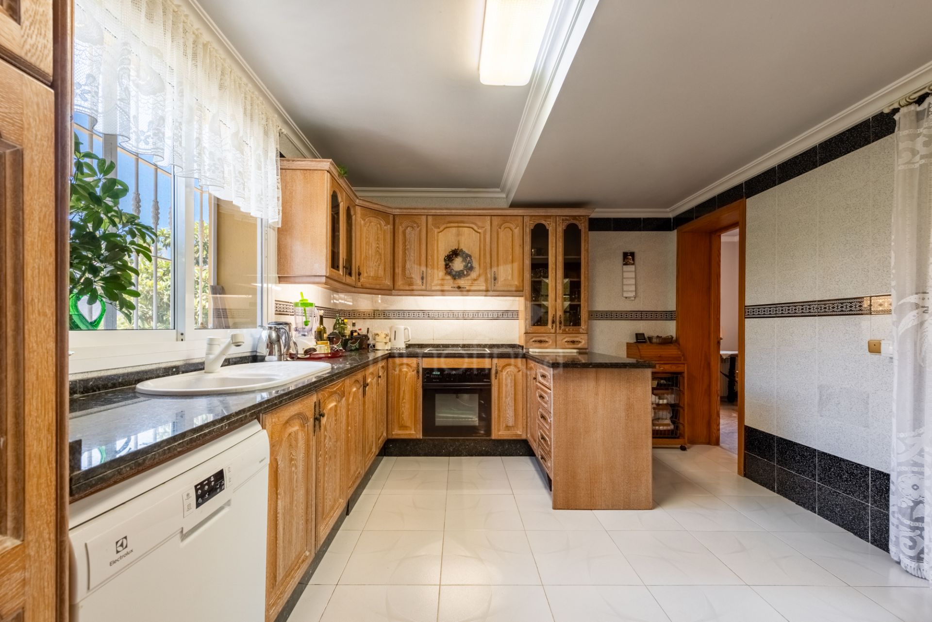Villa in Atalaya Golf, Estepona