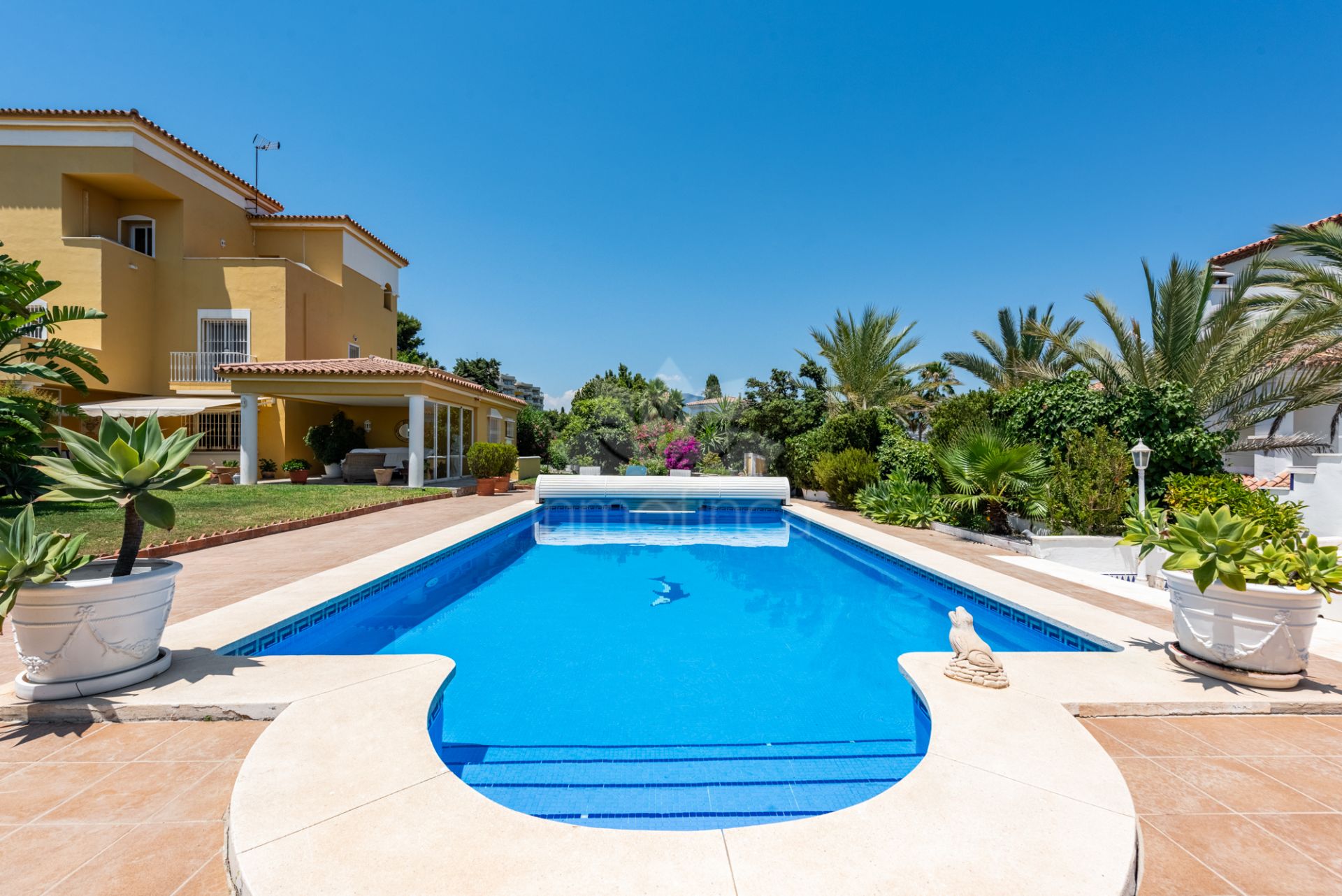 Villa in Atalaya Golf, Estepona