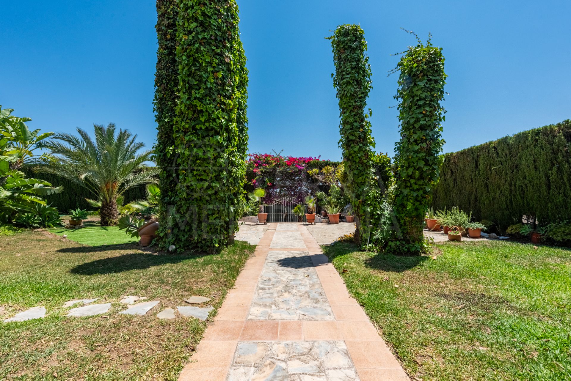 Villa in Atalaya Golf, Estepona
