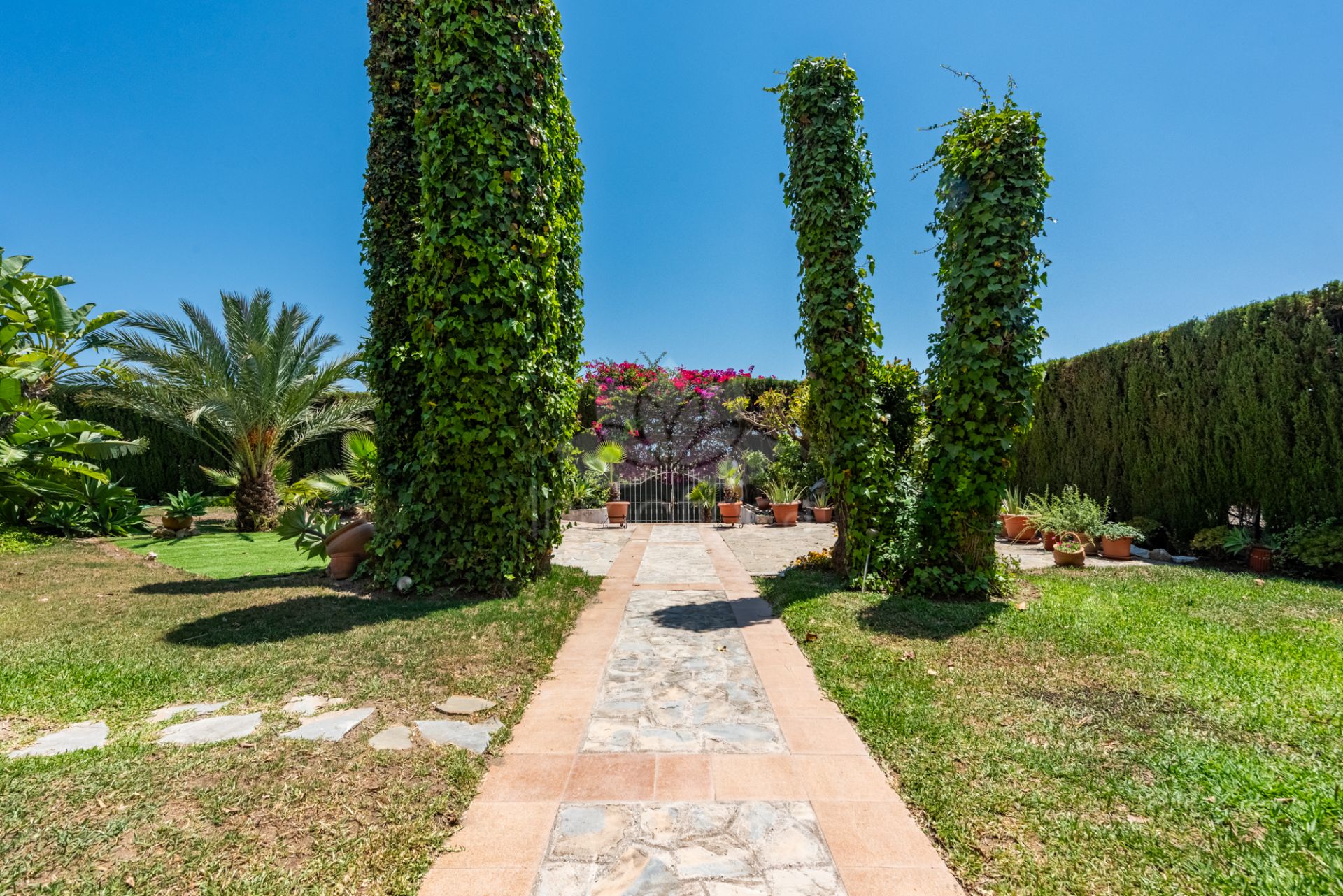 Villa in Atalaya Golf, Estepona