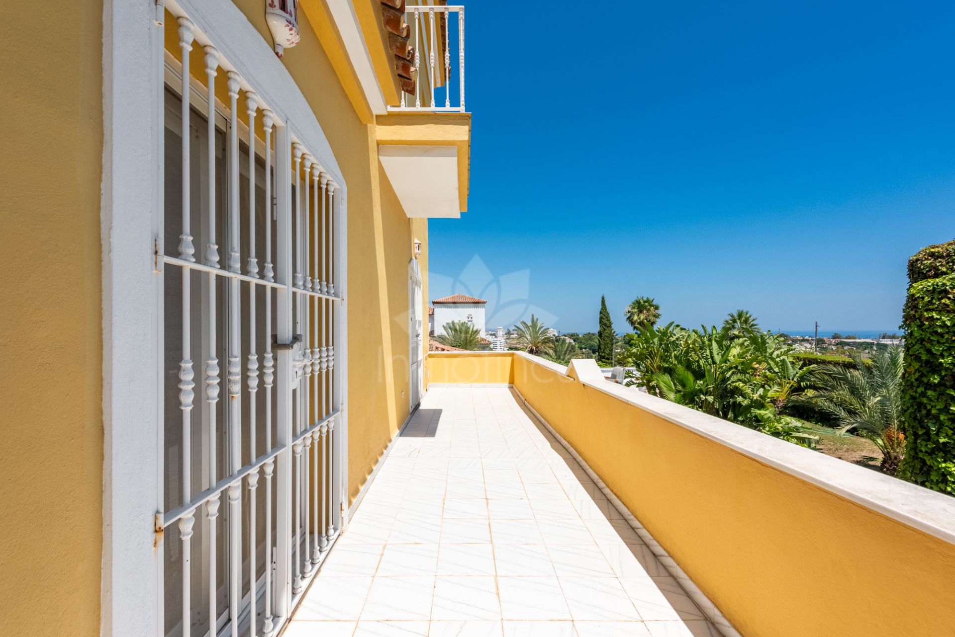 Villa in Atalaya Golf, Estepona