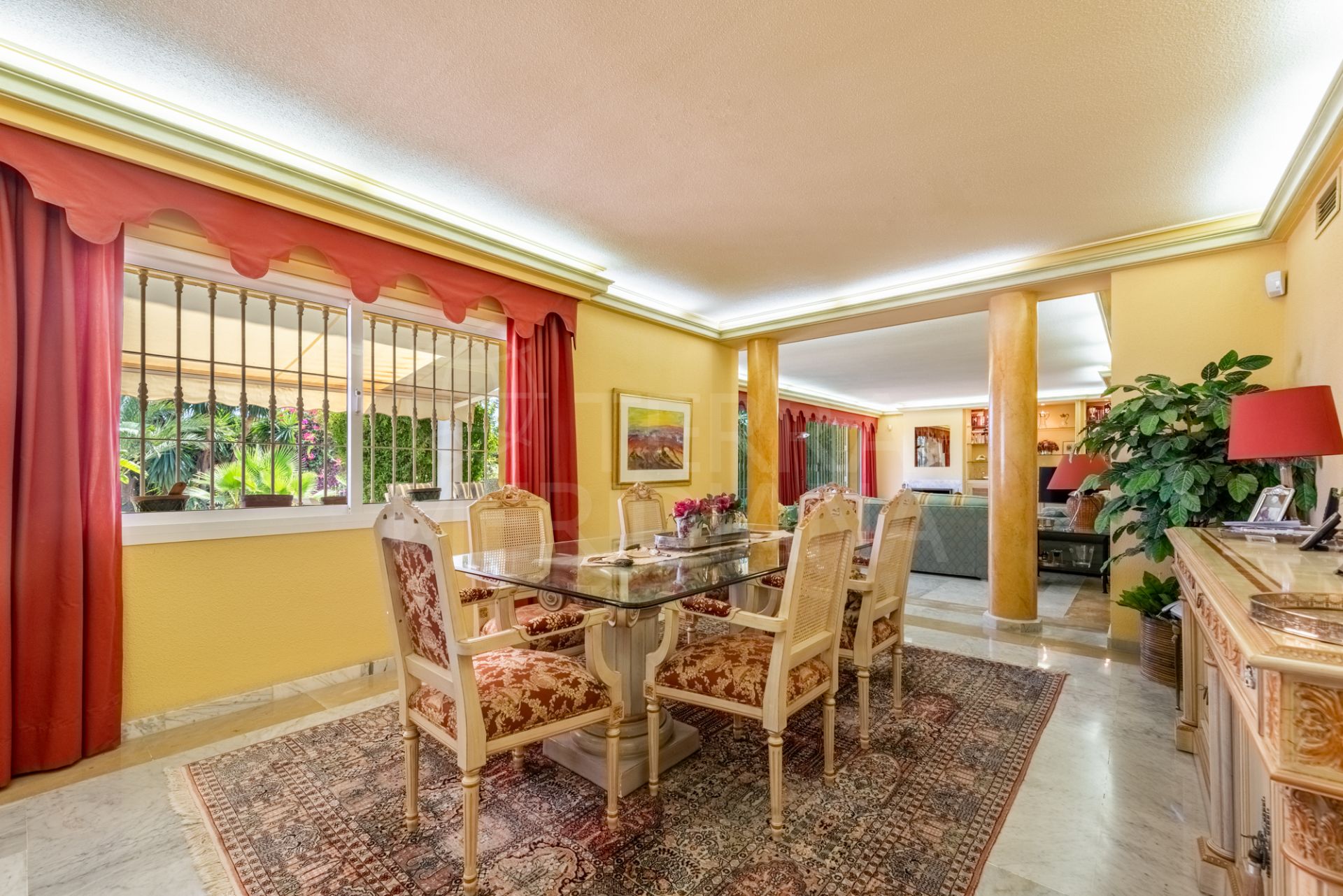 Villa in Atalaya Golf, Estepona