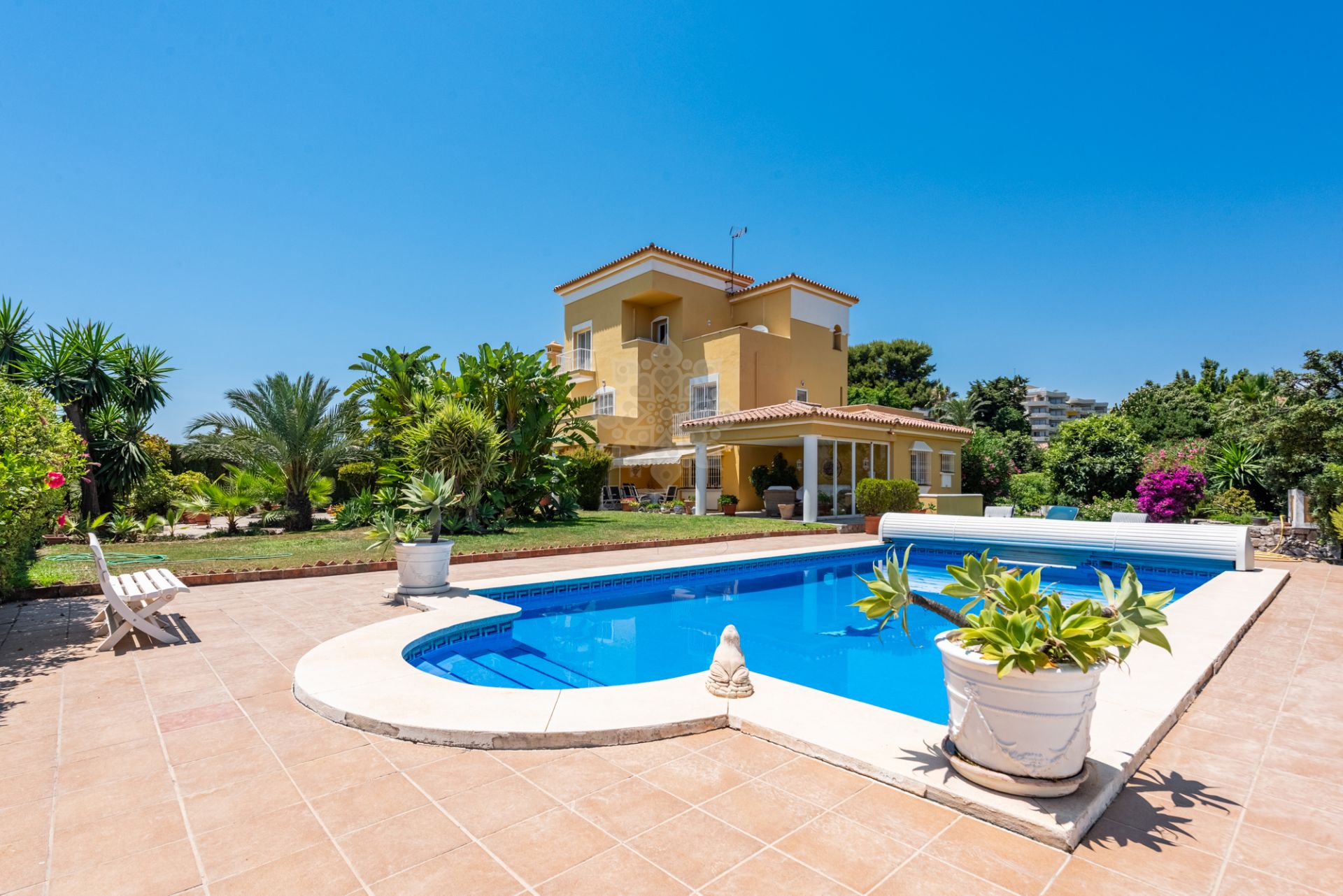 Villa en Atalaya Golf, Estepona