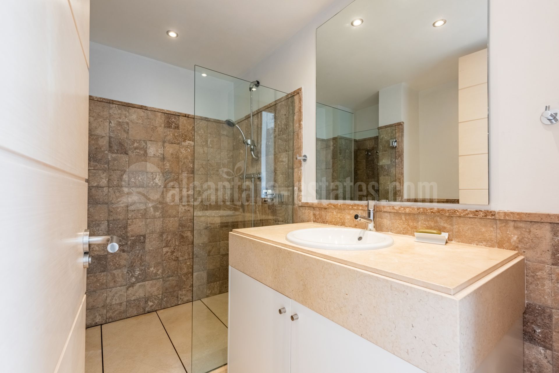 Apartment in Los Flamingos, Benahavis