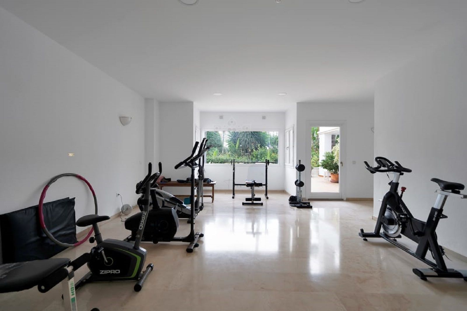 Apartamento en Nueva Atalaya, Estepona
