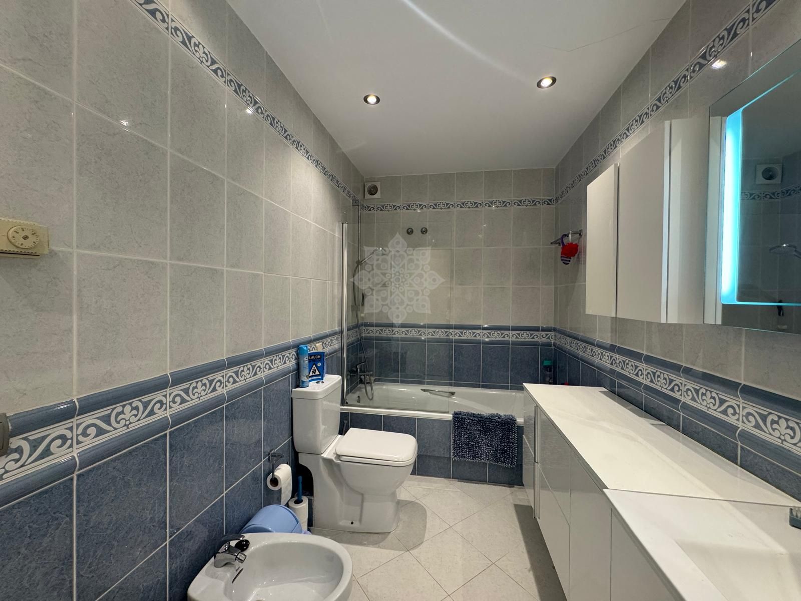 Apartamento en Nueva Atalaya, Estepona