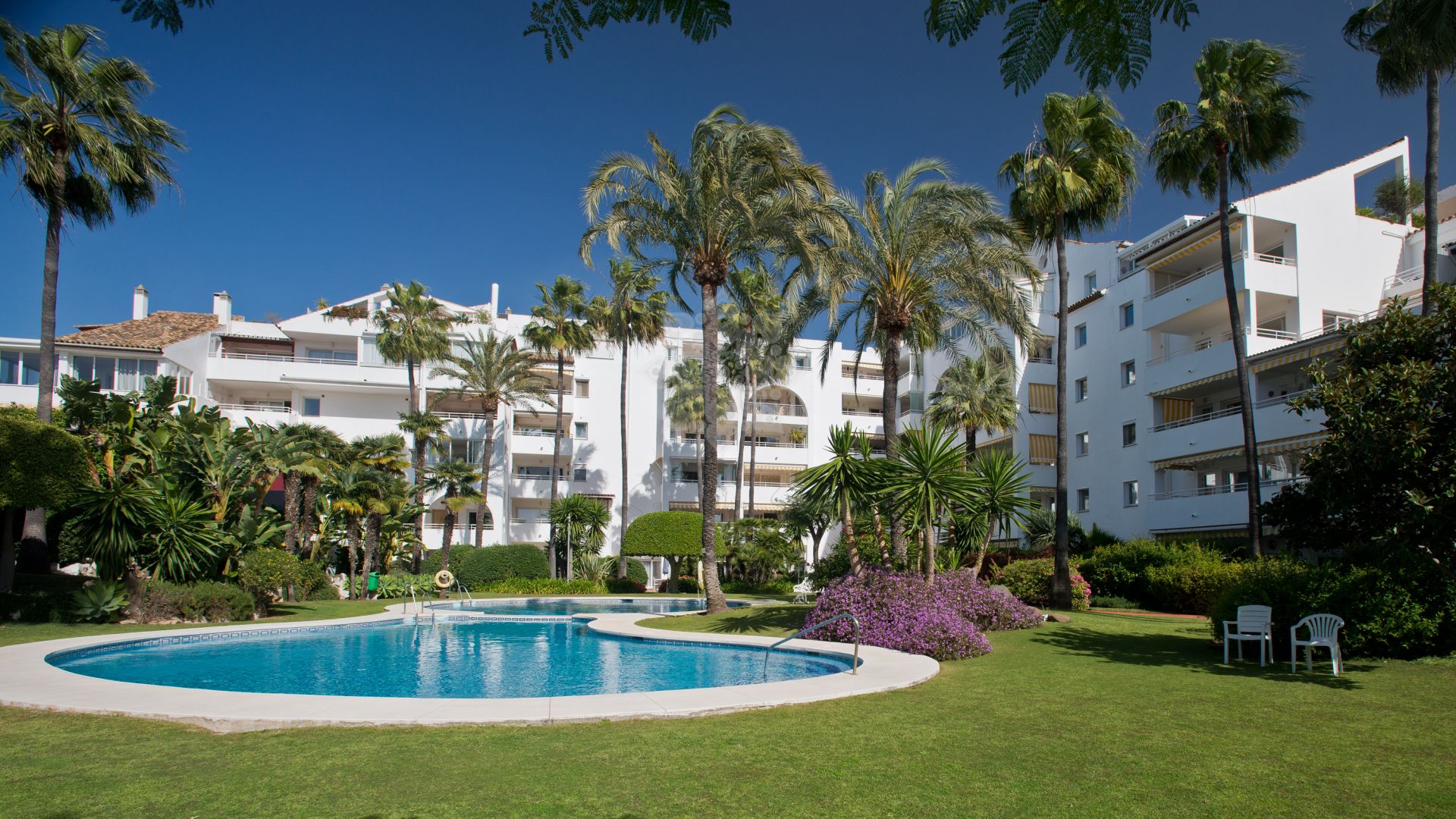 Apartamento en Nueva Atalaya, Estepona