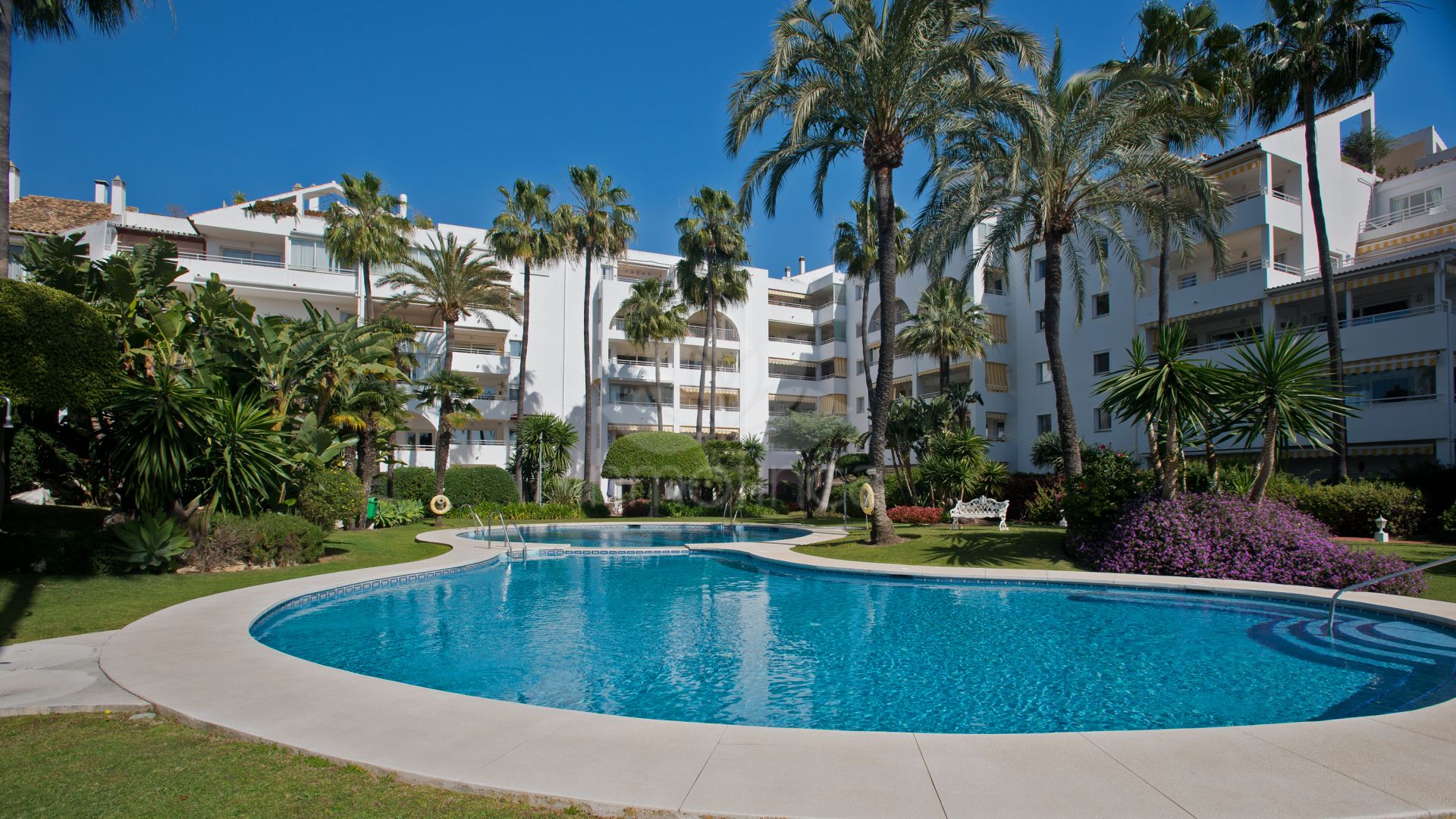 Apartment in Nueva Atalaya, Estepona