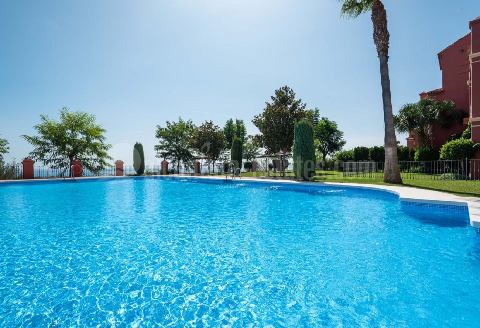 Apartment in Monte Halcones, Benahavis