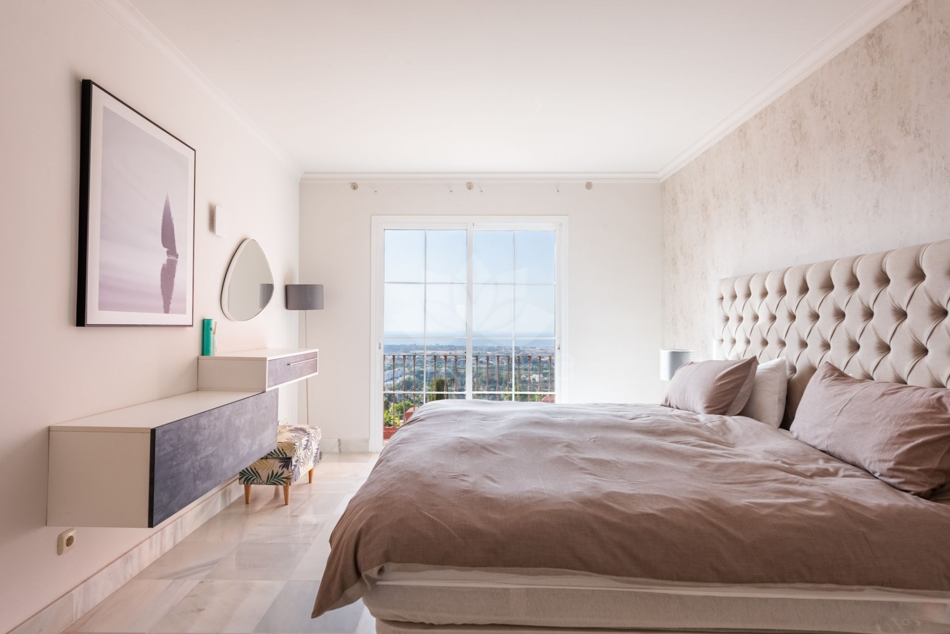 Apartment in Monte Halcones, Benahavis