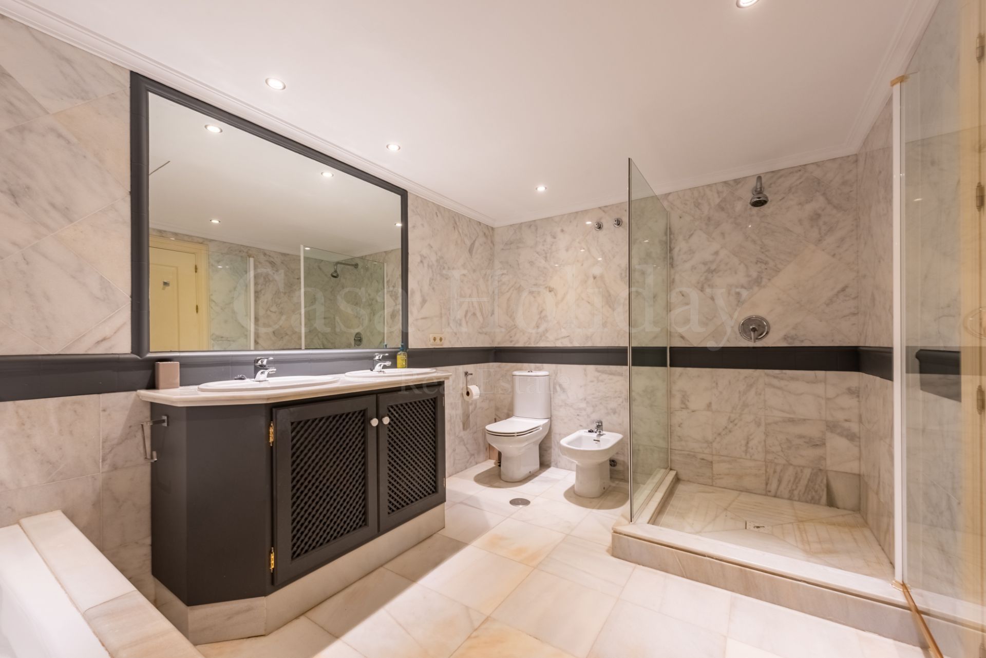 Apartamento en Monte Halcones, Benahavis