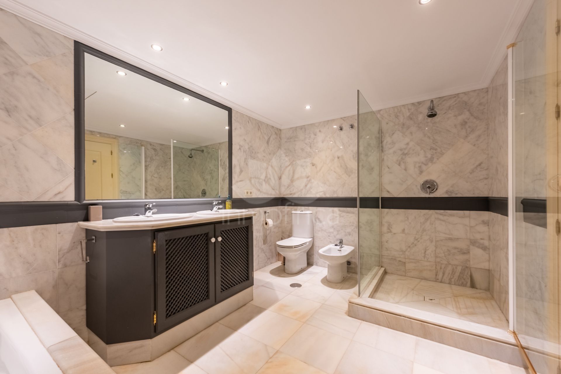 Apartment in Monte Halcones, Benahavis