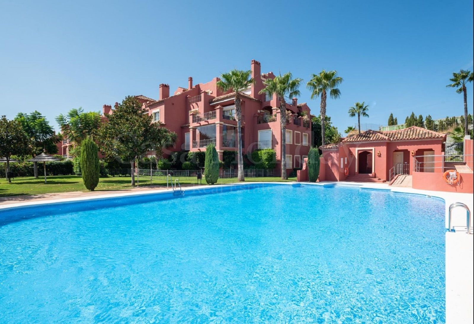 Apartamento en Monte Halcones, Benahavis