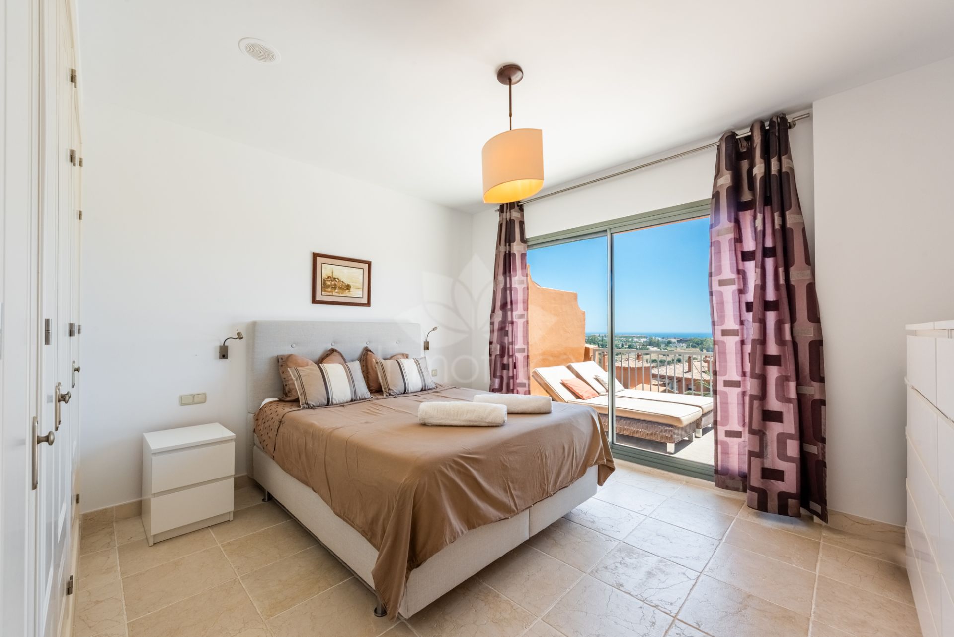 Penthouse in Benatalaya, Estepona
