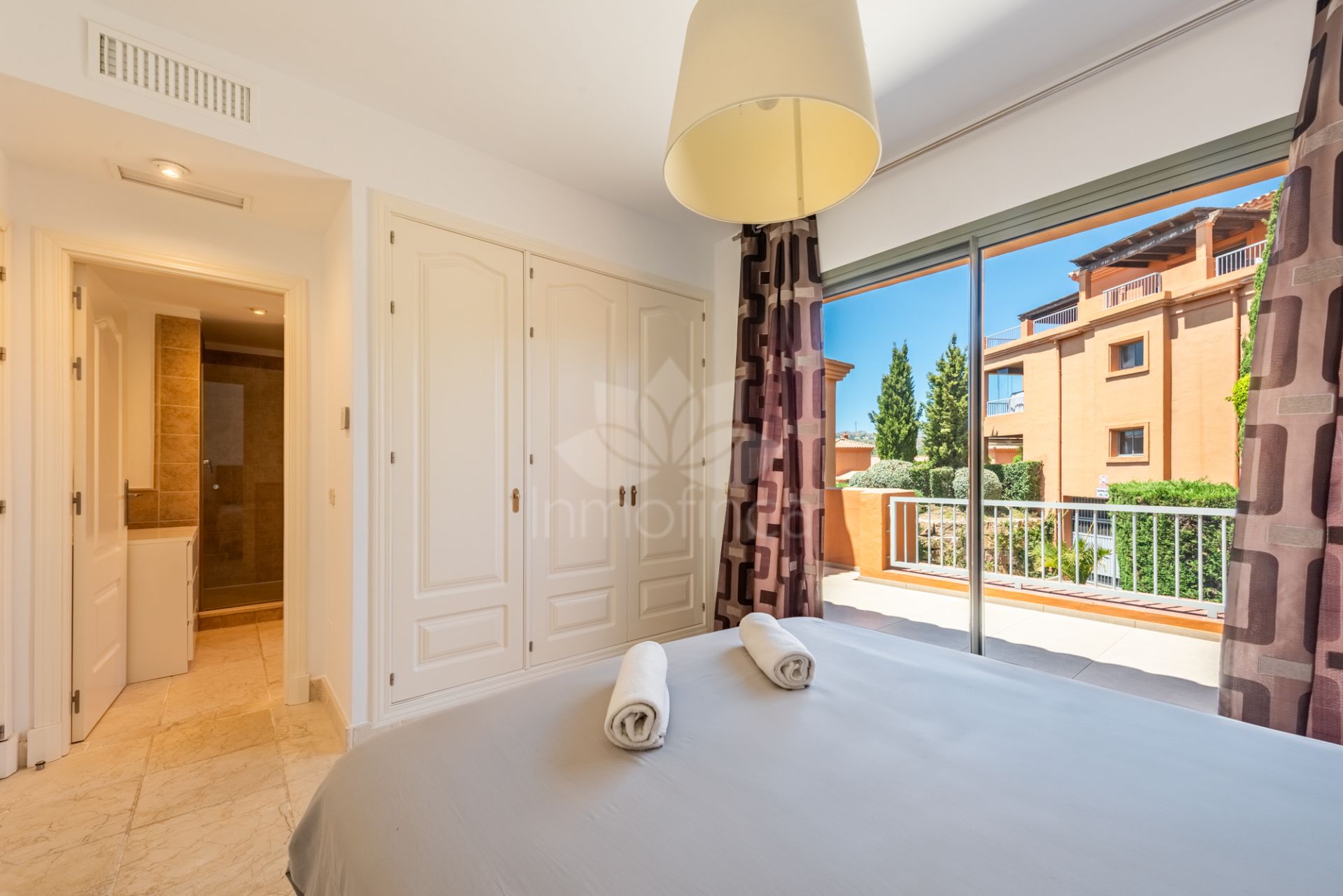 Penthouse in Benatalaya, Estepona