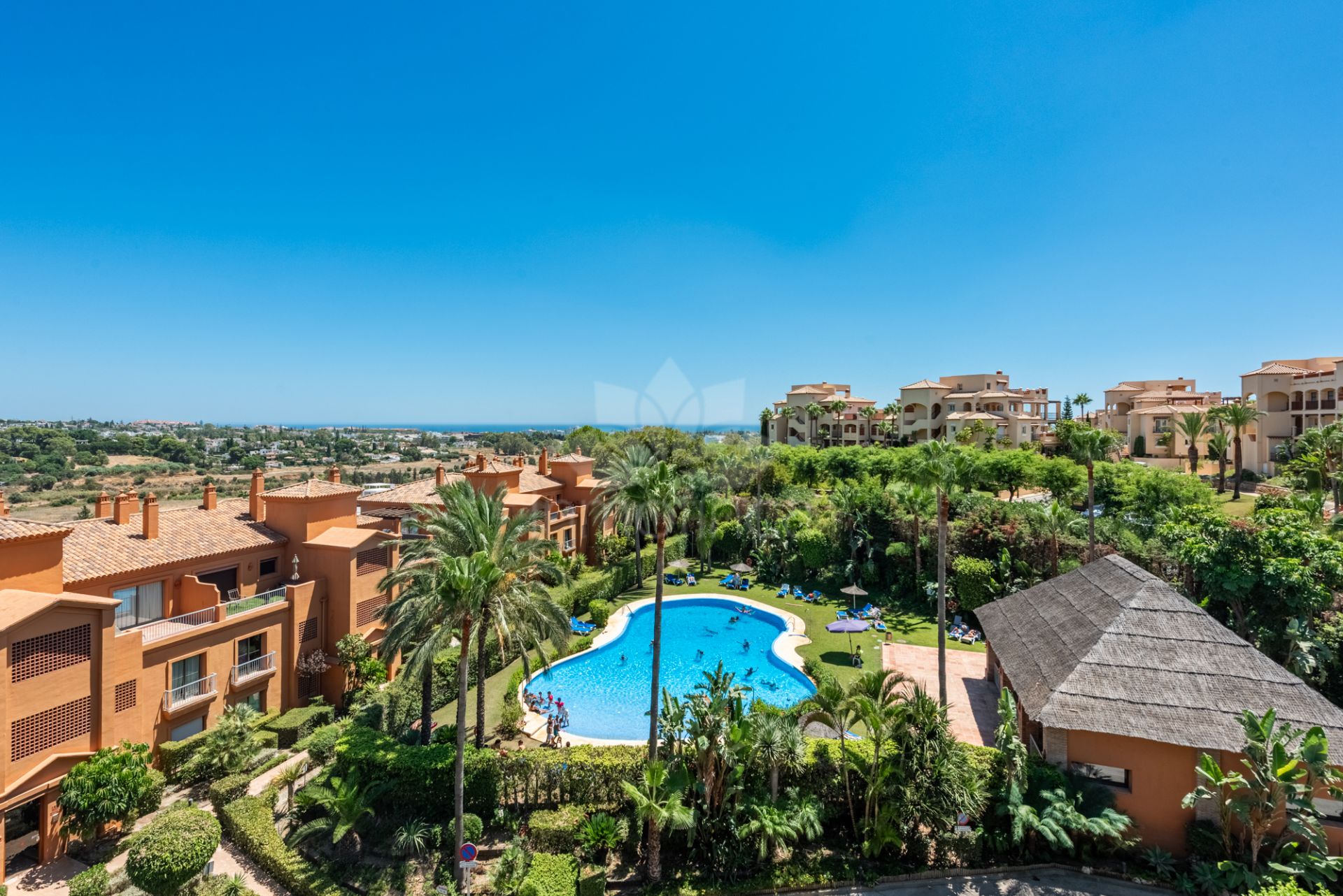 Penthouse in Benatalaya, Estepona