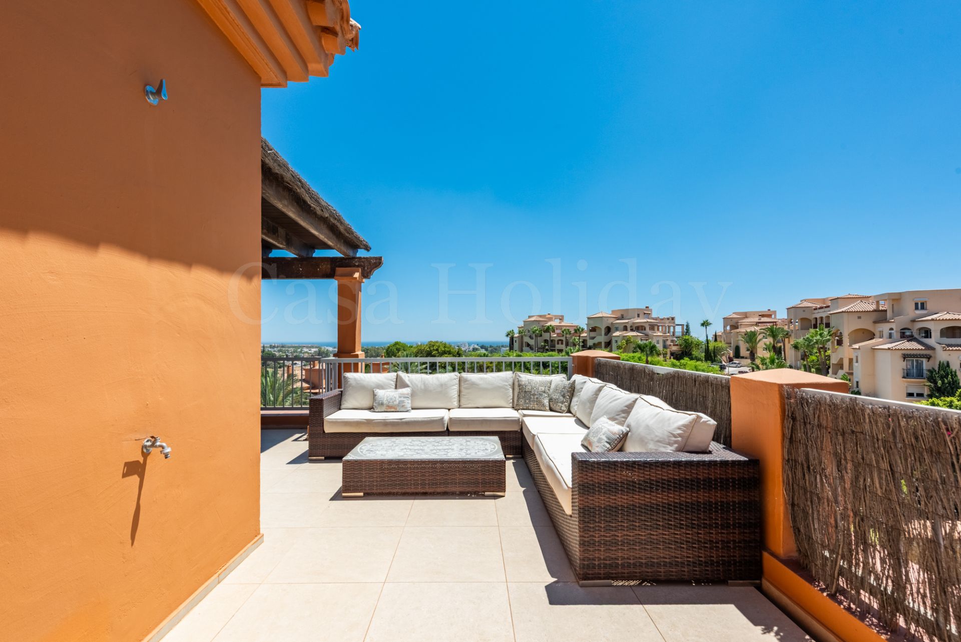 Penthouse in Benatalaya, Estepona
