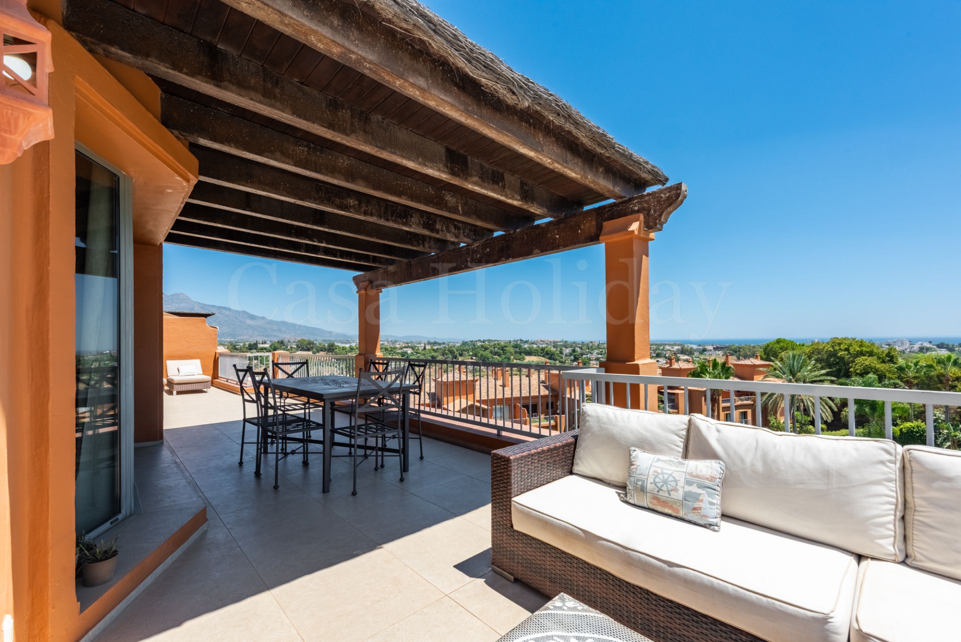 Penthouse in Benatalaya, Estepona