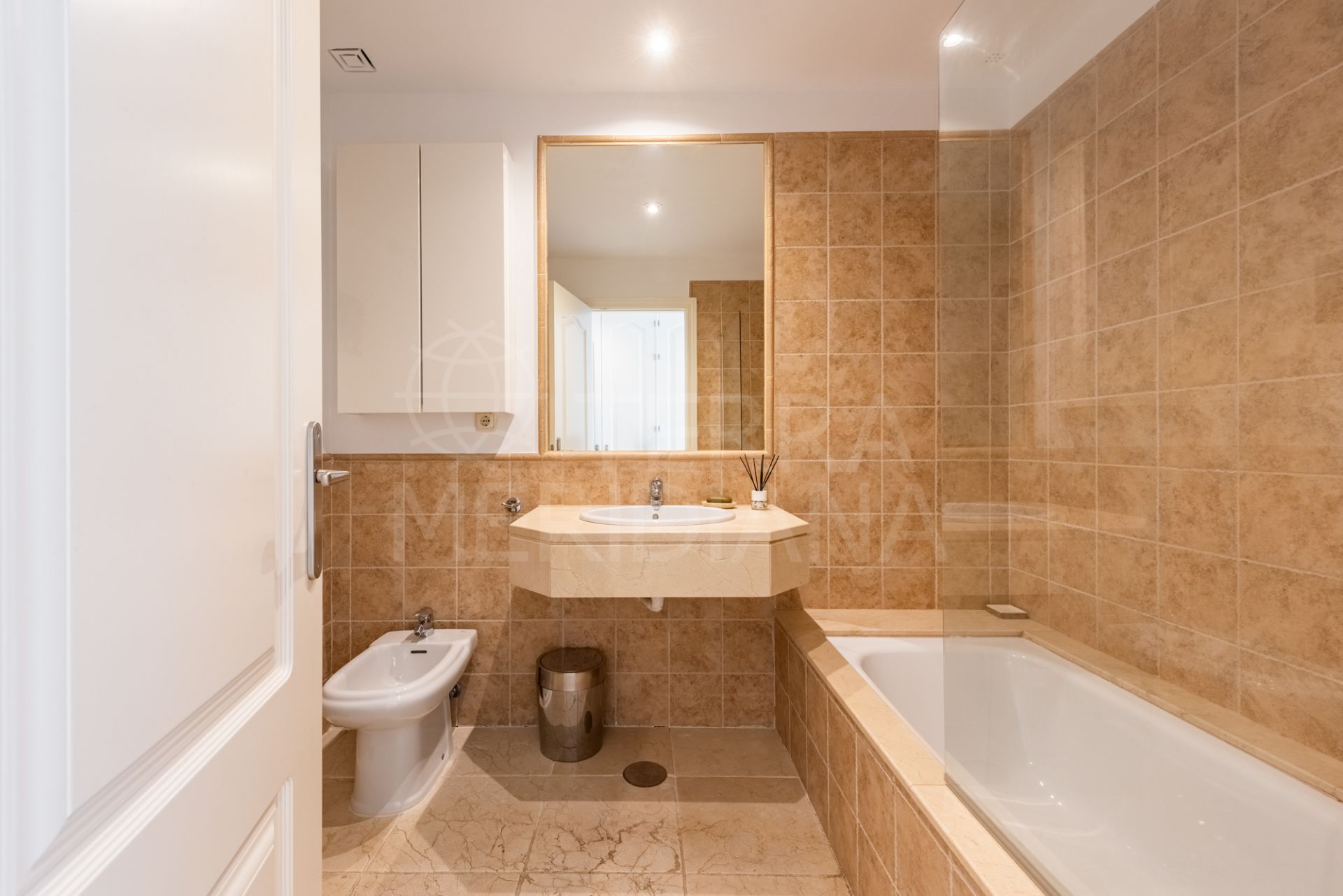 Penthouse in Benatalaya, Estepona