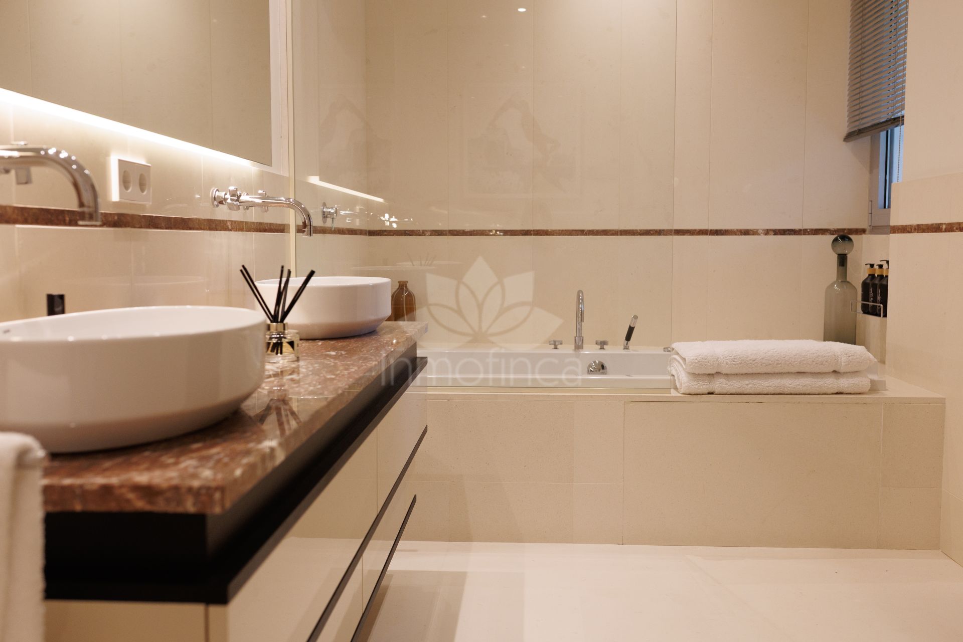 Villa Pareada en Meisho Hills, Marbella