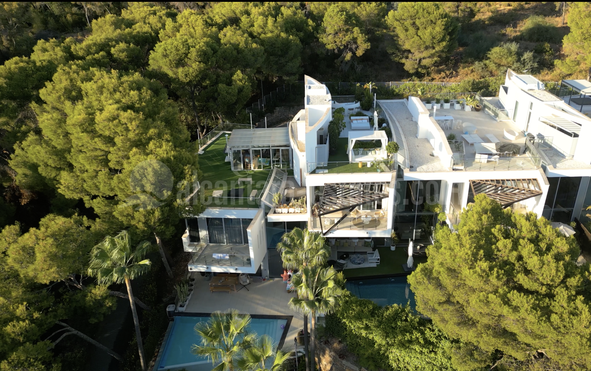 Semi Detached Villa in Sierra Blanca, Marbella