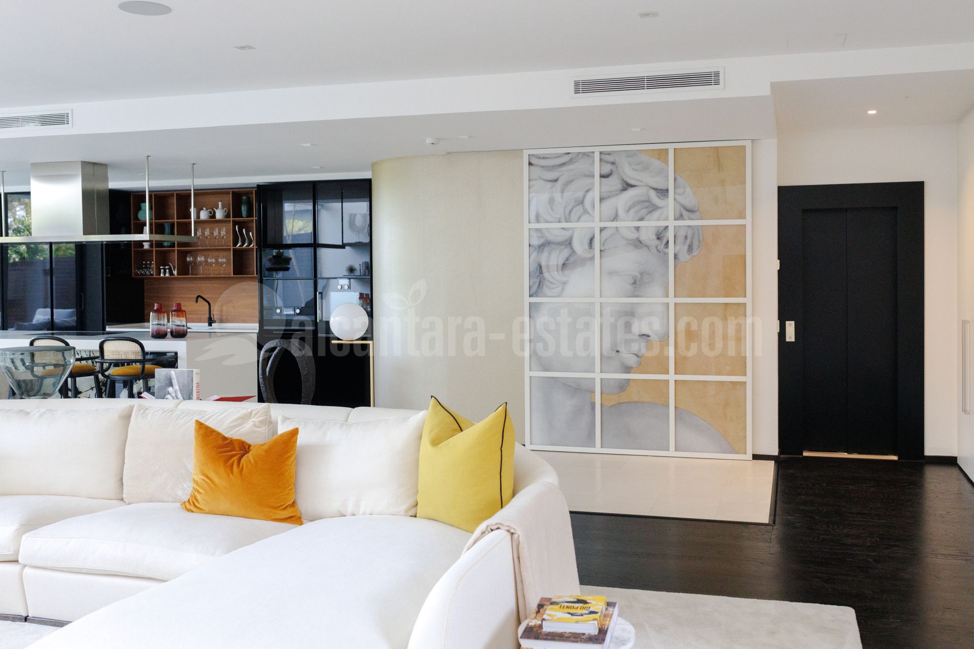 Semi Detached Villa in Sierra Blanca, Marbella