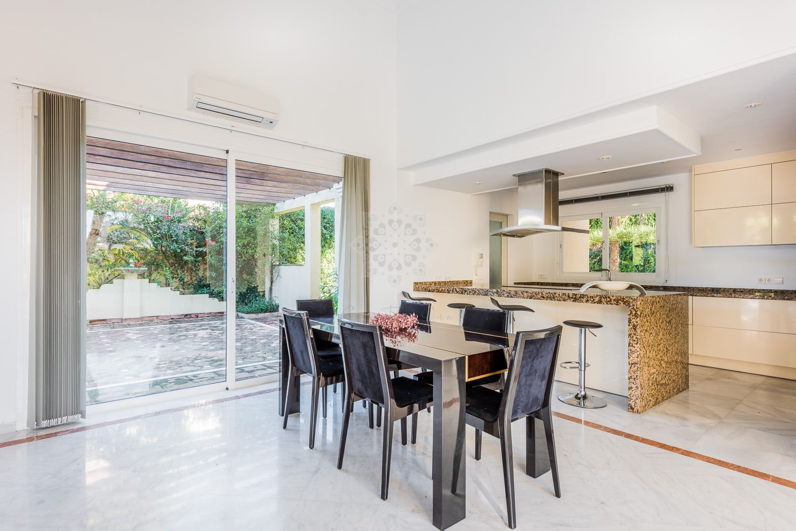 Villa en Bahia de Marbella, Marbella