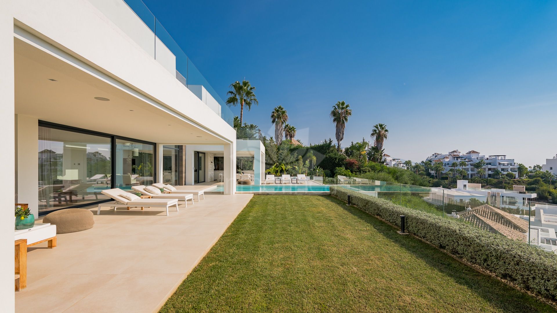 Villa en La Alqueria, Benahavis
