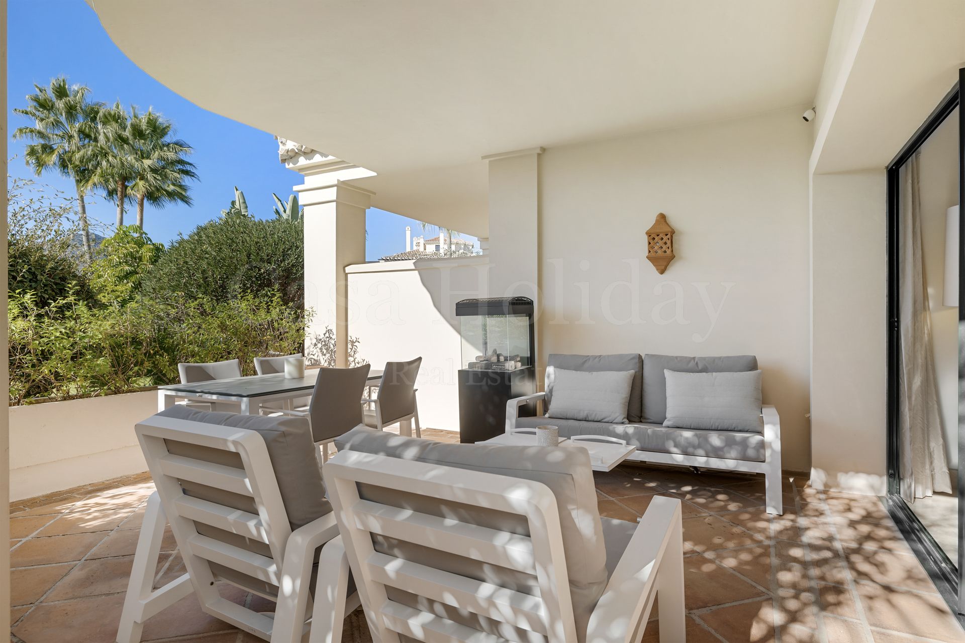 Apartamento Planta Baja en Los Capanes del Golf, Benahavis