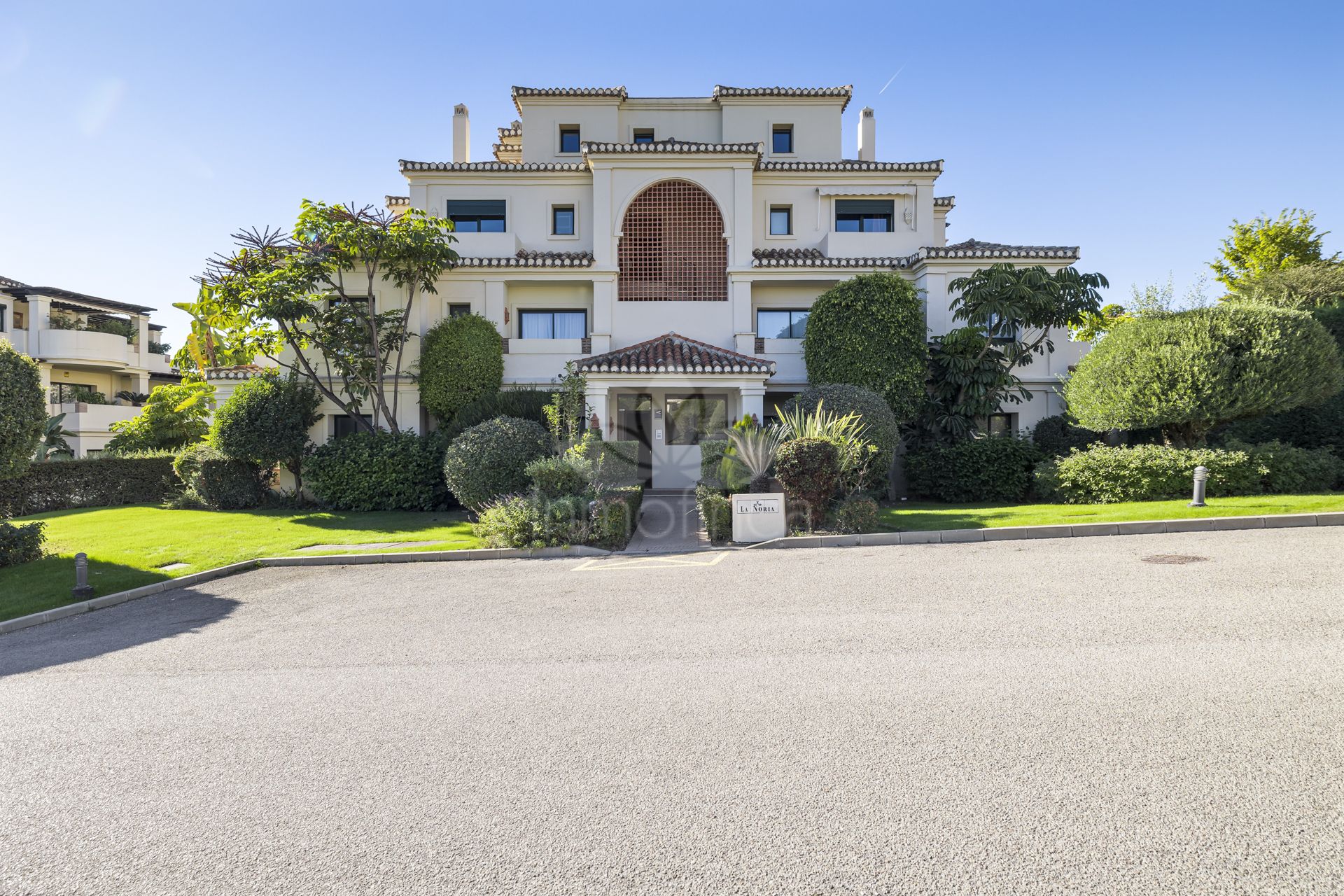 Apartamento Planta Baja en Los Capanes del Golf, Benahavis