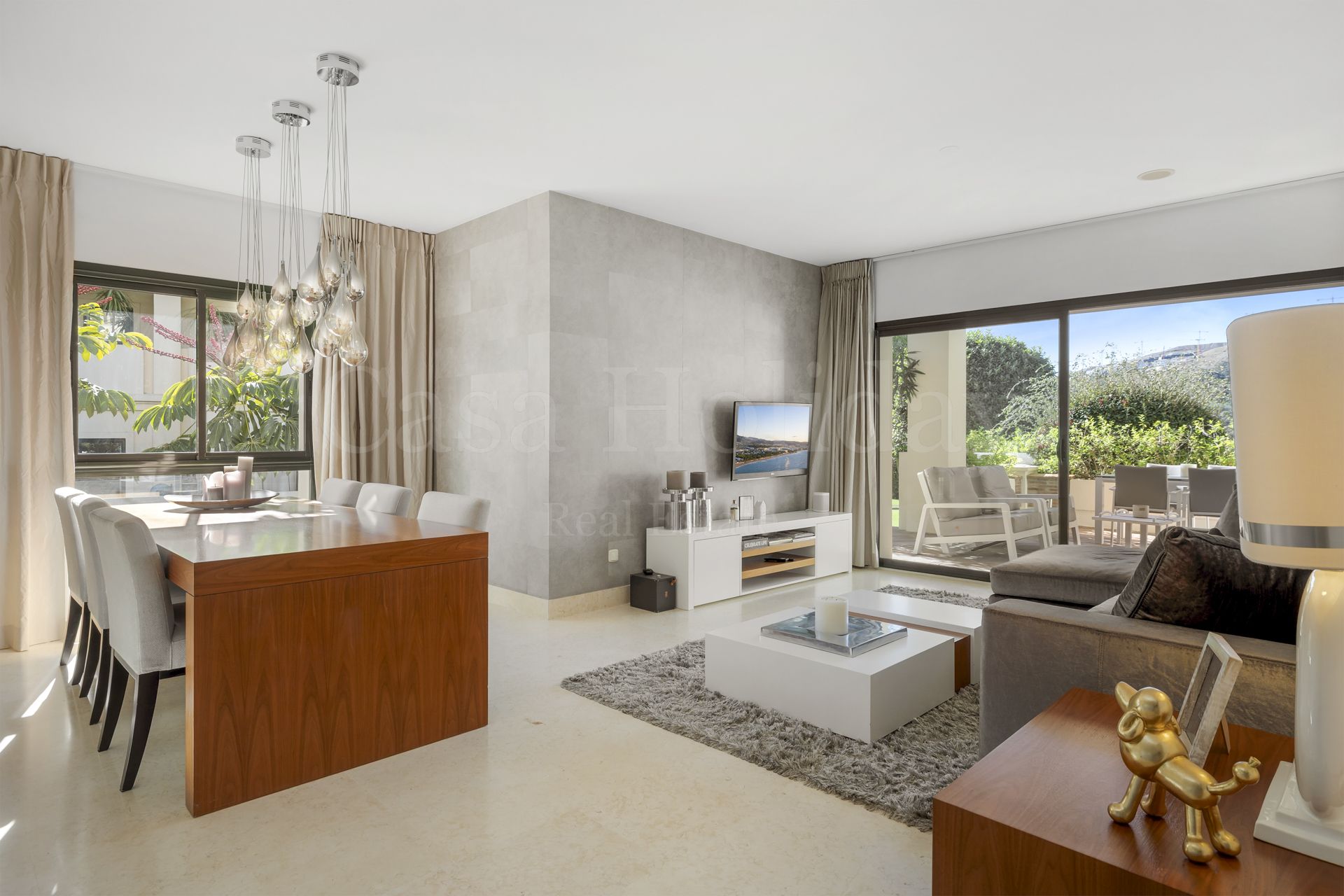 Apartamento Planta Baja en Los Capanes del Golf, Benahavis