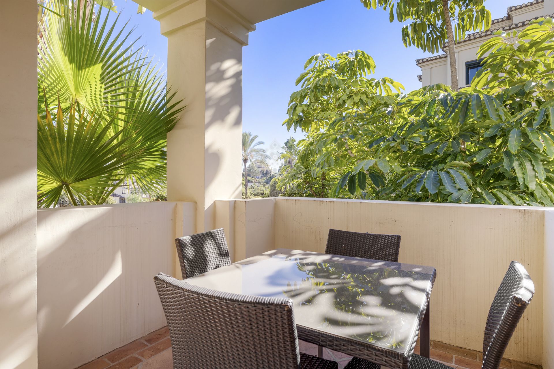 Ground Floor Apartment in Los Capanes del Golf, Benahavis