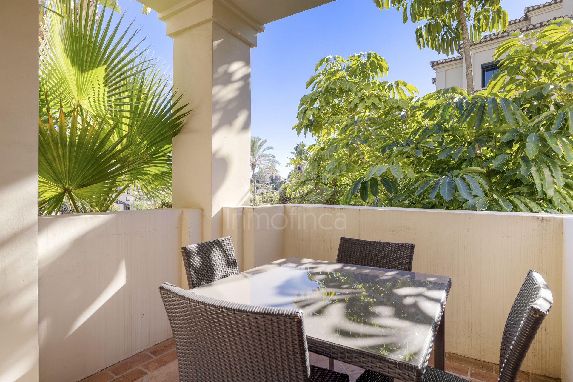 Apartamento Planta Baja en Los Capanes del Golf, Benahavis
