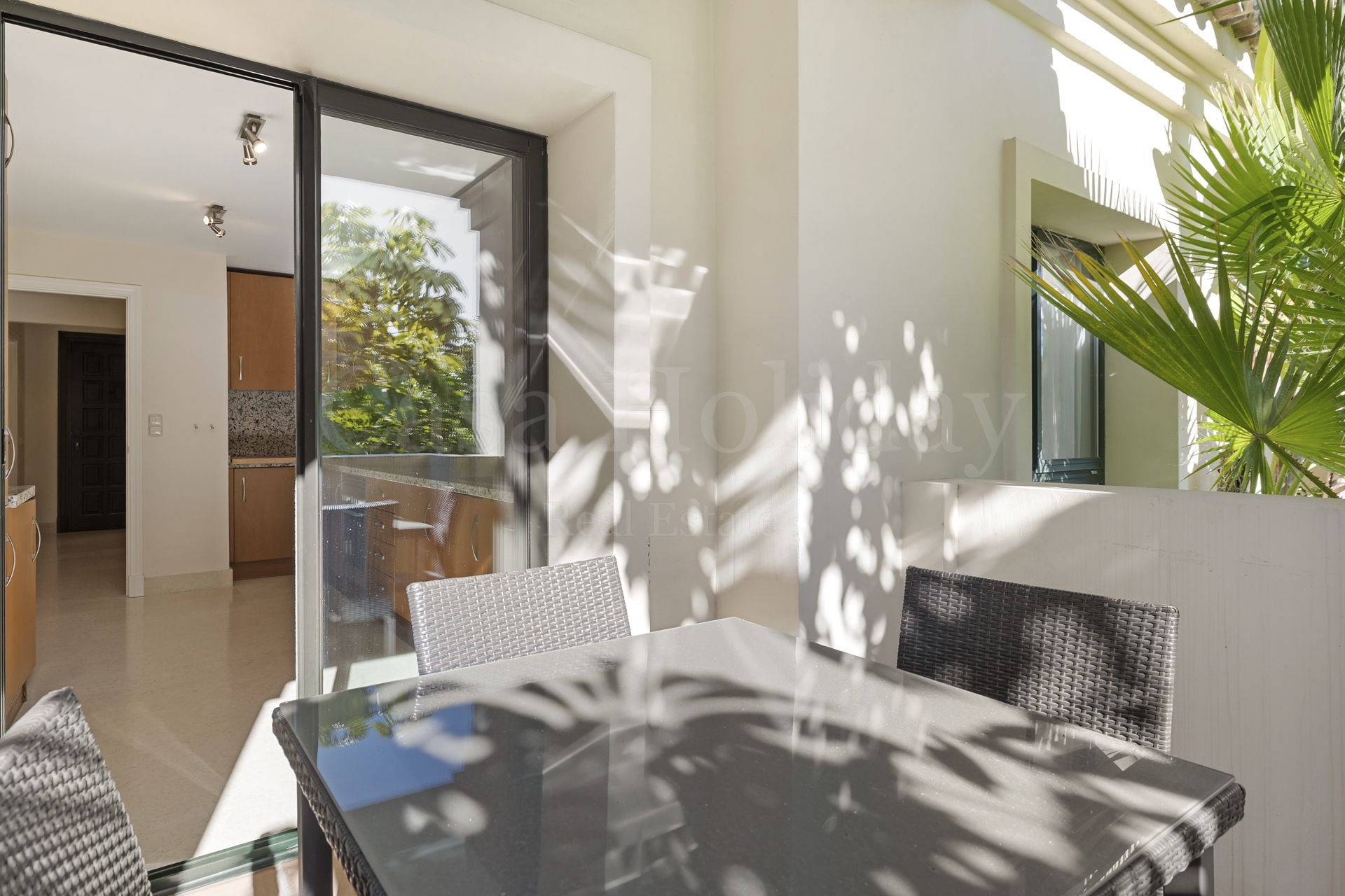 Apartamento Planta Baja en Los Capanes del Golf, Benahavis