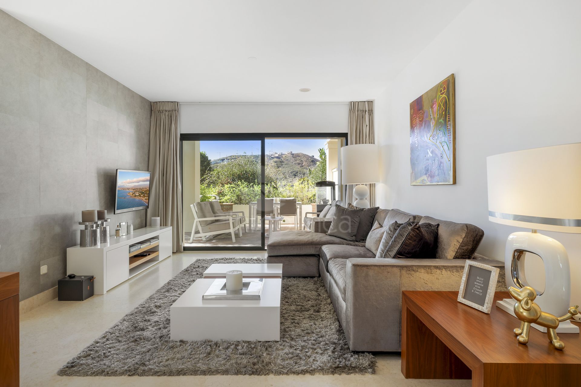 Apartamento Planta Baja en Los Capanes del Golf, Benahavis