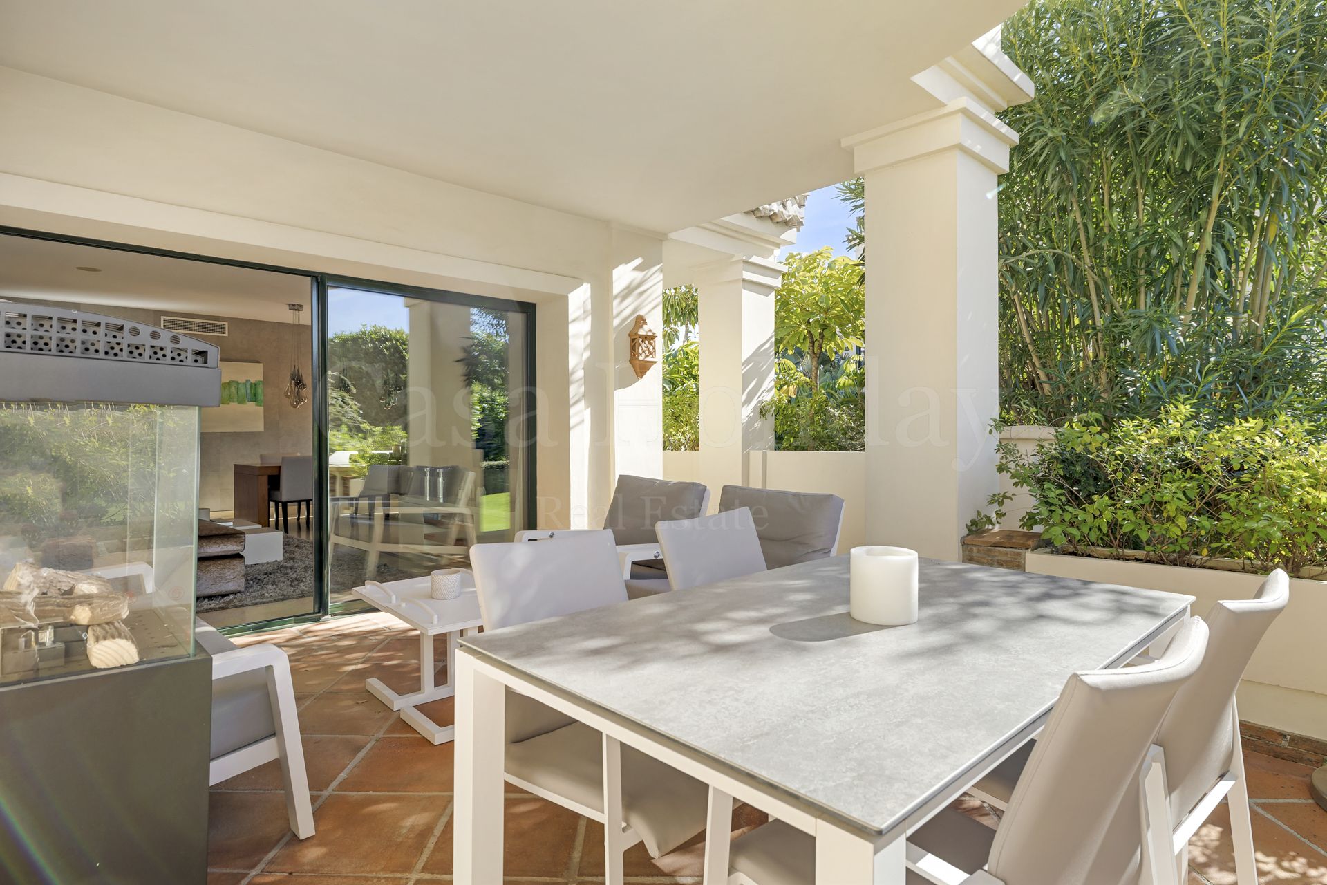 Apartamento Planta Baja en Los Capanes del Golf, Benahavis