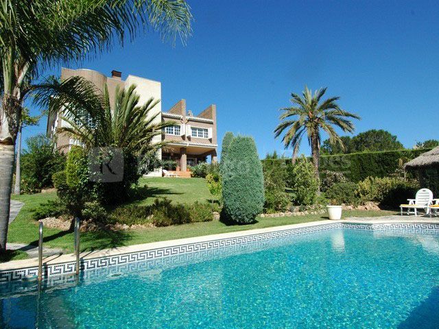 Luxury villa for sale in La Eliana, Valencia.