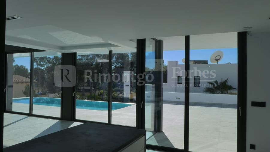 Villa de nueva construcción en venta en Moraira, Alicante.