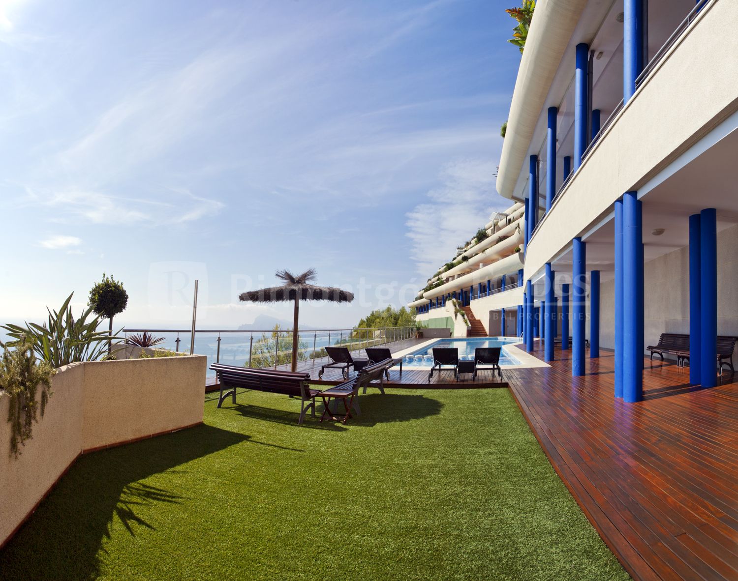 Luxury apartment with views of the Mediterranean in Altea, Alicante.