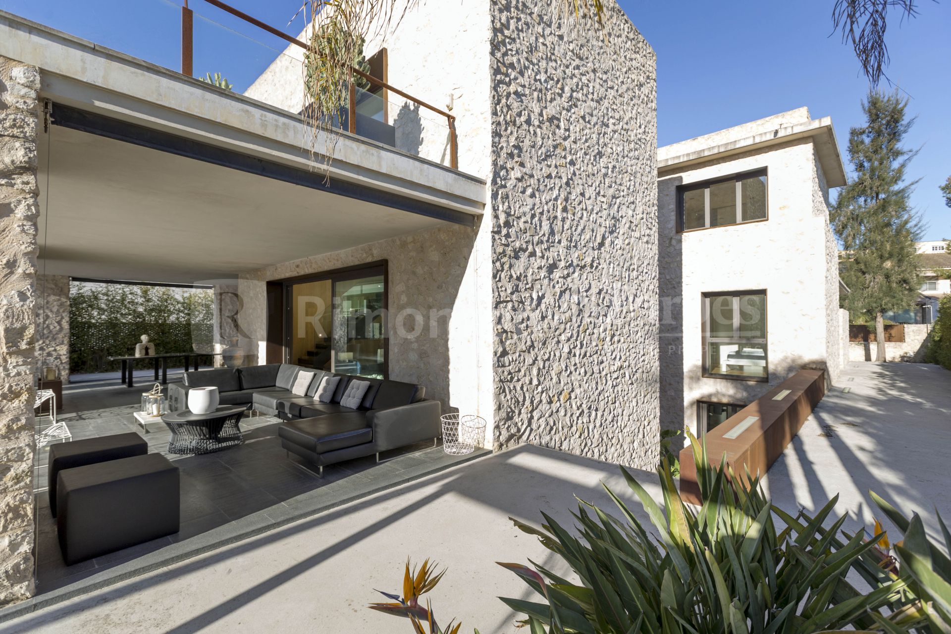 Moderna villa en venta en La Cañada, Paterna.