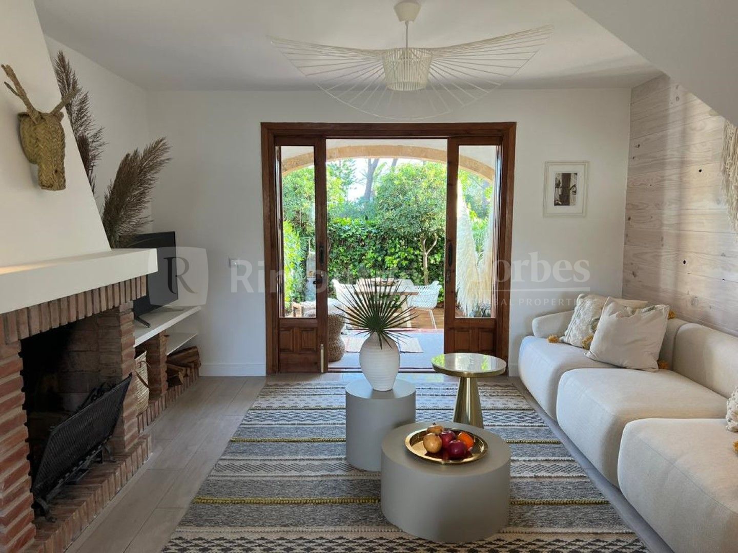 Charming townhouse, located just 50m from La Caleta beach in Jávea
