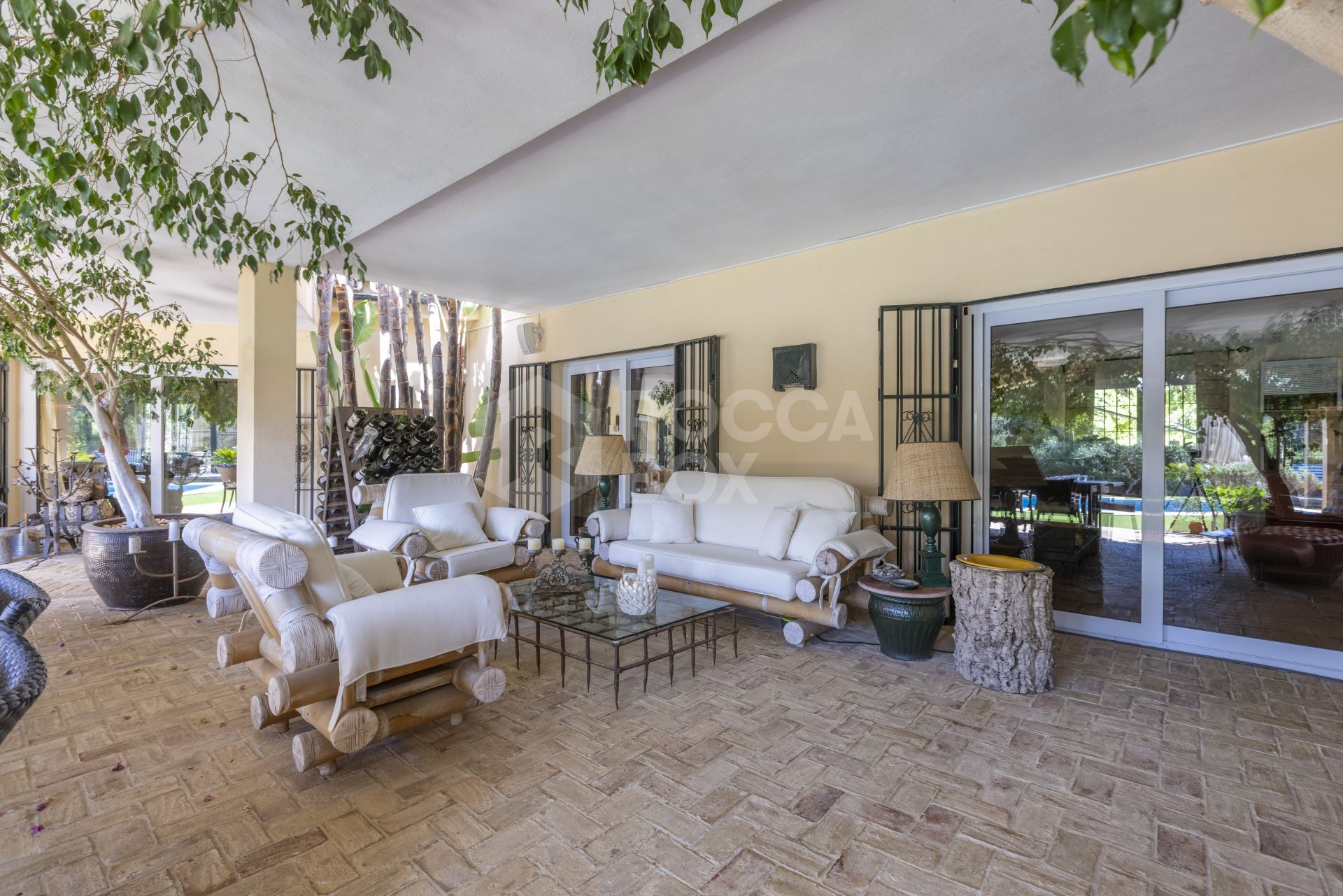 EXCLUSIVE ANDALUCIAN-STYLE VILLA ON TWO INDEPENDENT PLOTS STEPS FROM THE REAL CLUB VALDERRAMA-SOTOGRANDE ALTO