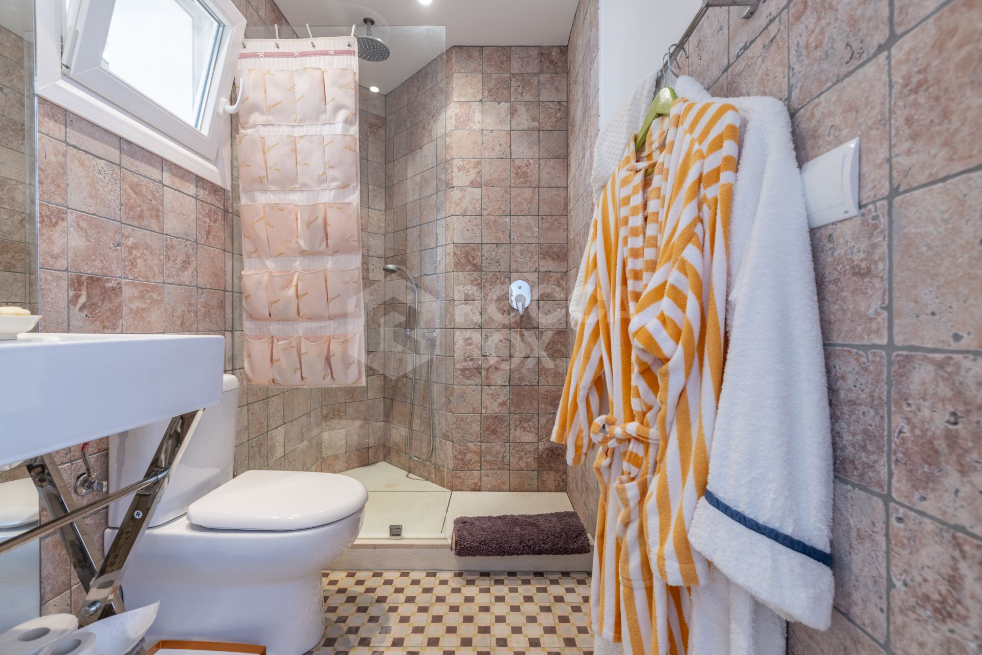 EXCLUSIVE ANDALUCIAN-STYLE VILLA ON TWO INDEPENDENT PLOTS STEPS FROM THE REAL CLUB VALDERRAMA-SOTOGRANDE ALTO