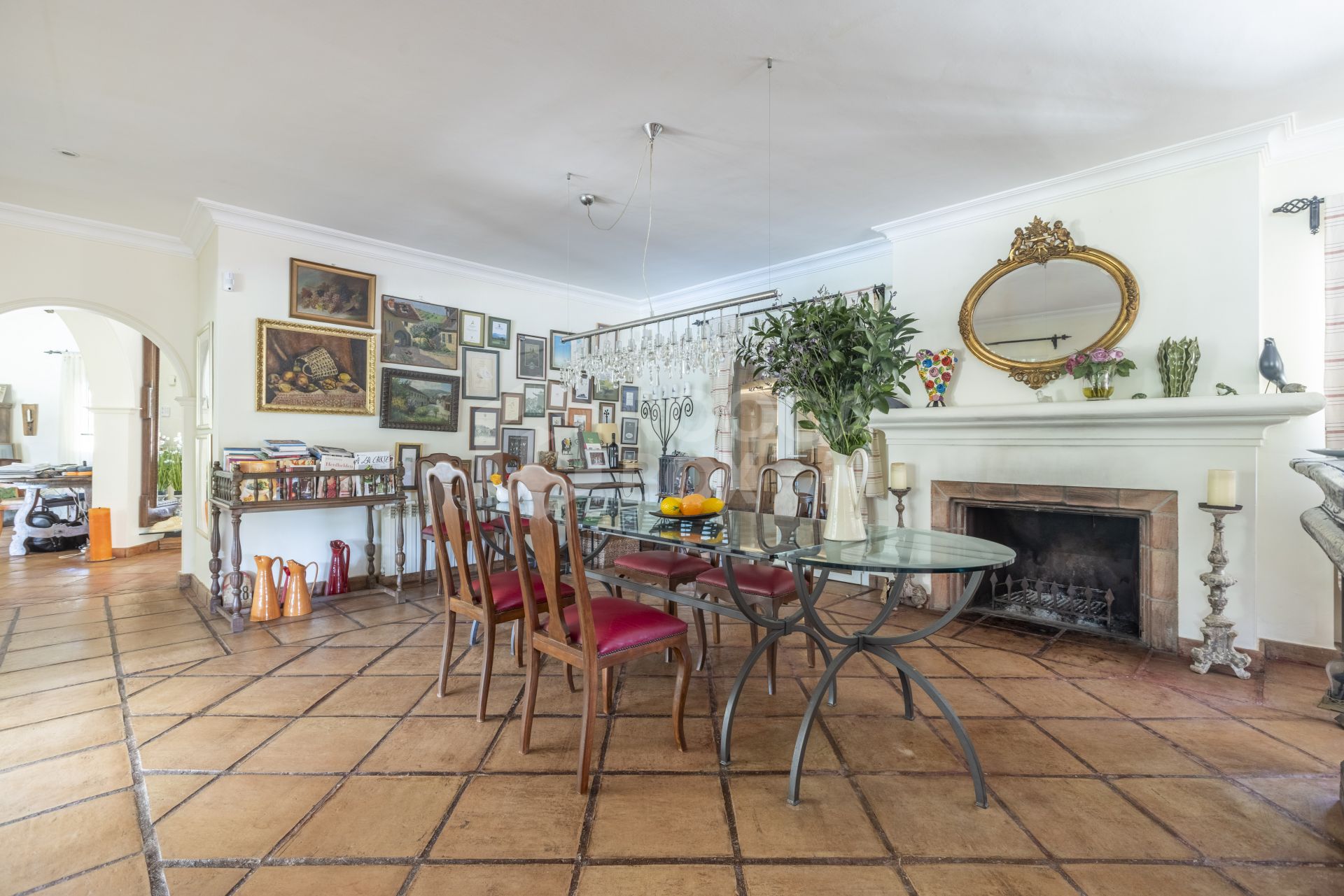 EXCLUSIVE ANDALUCIAN-STYLE VILLA ON TWO INDEPENDENT PLOTS STEPS FROM THE REAL CLUB VALDERRAMA-SOTOGRANDE ALTO