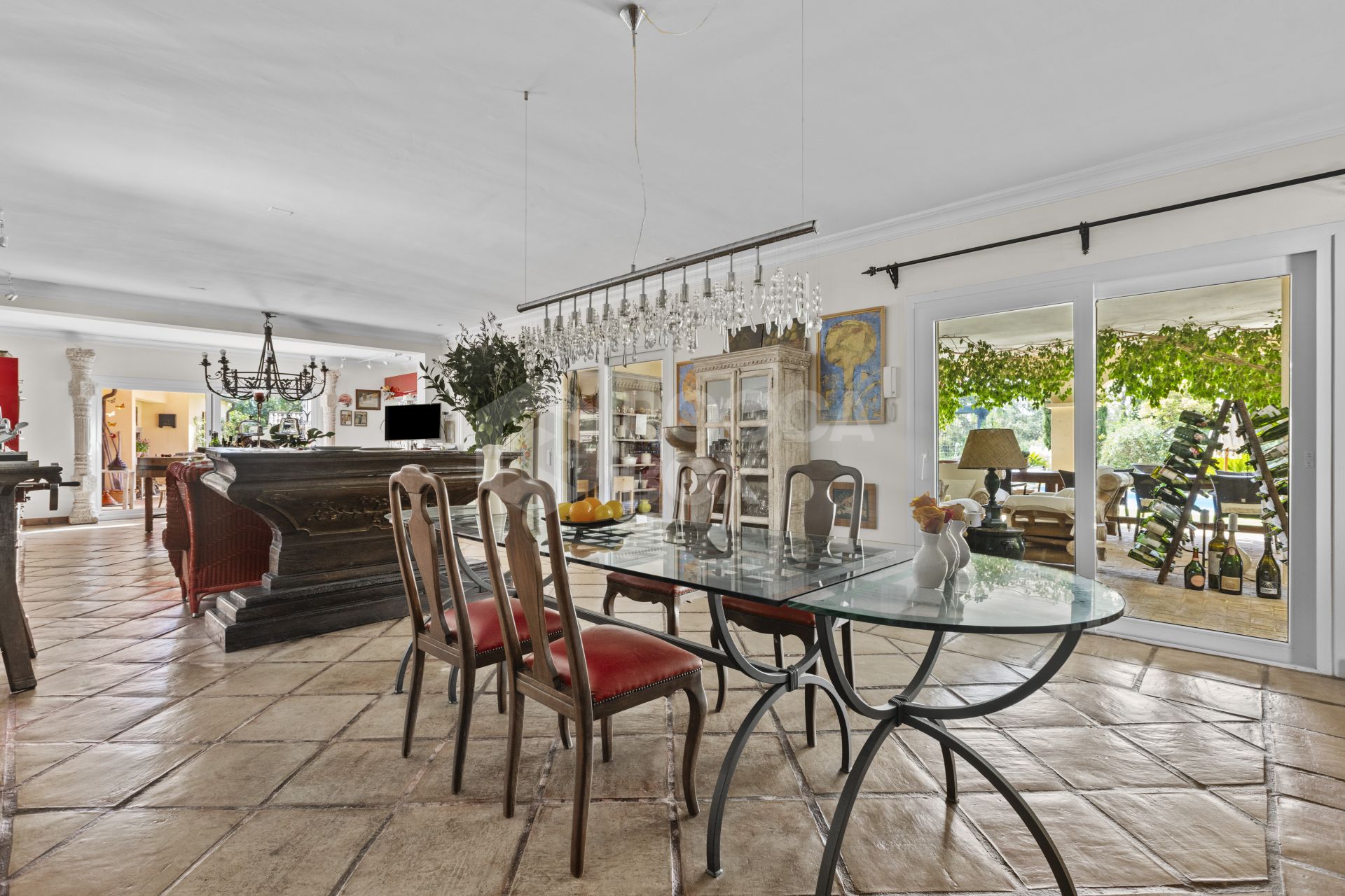 EXCLUSIVE ANDALUCIAN-STYLE VILLA ON TWO INDEPENDENT PLOTS STEPS FROM THE REAL CLUB VALDERRAMA-SOTOGRANDE ALTO